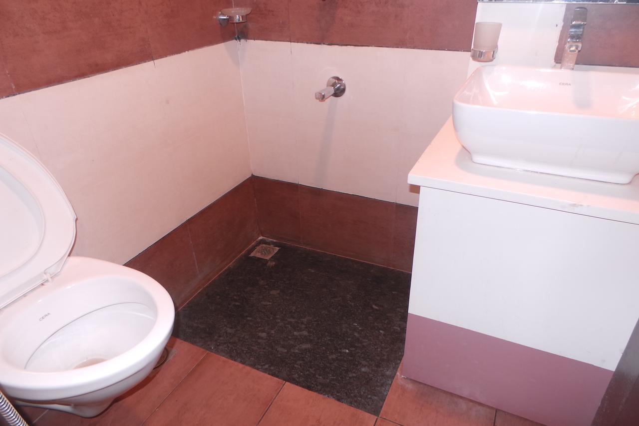 ホテル Saas Residency コージコード エクステリア 写真
